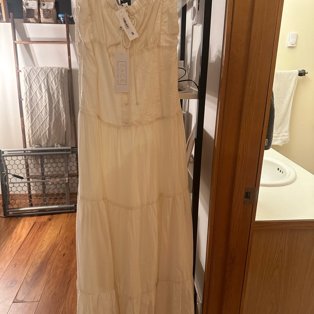 Elegant Ivory Maxi Dress by [Brand]
